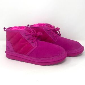 UGG Youth Boots Neumel II LTA  Size 5